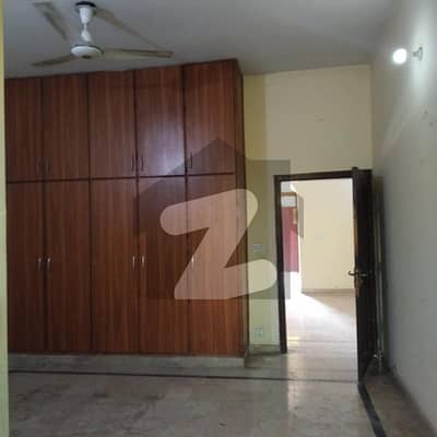 جی ۔ 15 اسلام آباد میں 4 کمروں کا 12 مرلہ مکان 85.0 ہزار میں کرایہ پر دستیاب ہے۔