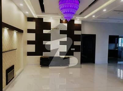 10 MARLA LOWER PORTION (UPPER PORTION LOCKED) AVAILABLE FOR RENT