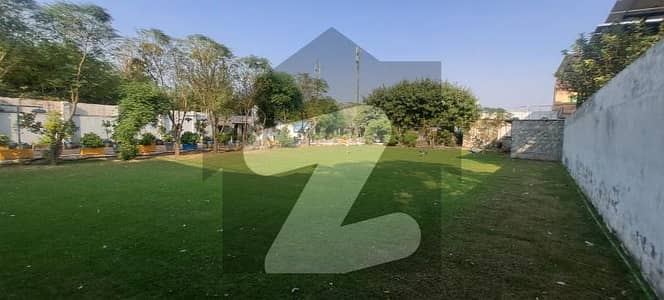 *10 Marla Plot for Sale in National Police Foundation Prime Location*