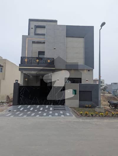 بحریہ آرچرڈ فیز 1 بحریہ آرچرڈ,لاہور میں 3 کمروں کا 5 مرلہ مکان 2.15 کروڑ میں برائے فروخت۔