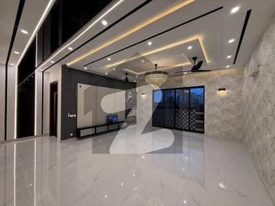 ڈی ایچ اے فیز 2 - سیکٹر ایچ ڈی ایچ اے ڈیفینس فیز 2,ڈی ایچ اے ڈیفینس,اسلام آباد میں 3 کمروں کا 1 کنال بالائی پورشن 90.0 ہزار میں کرایہ پر دستیاب ہے۔