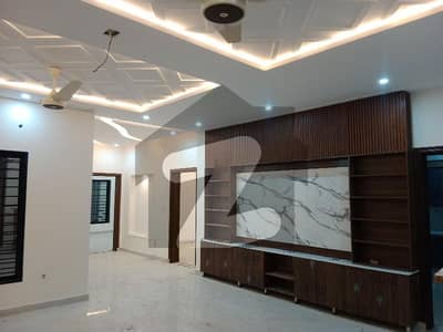 House Of 2800 Square Feet Is Available For rent