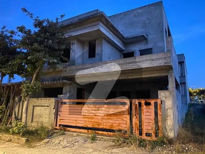 ٹاپ سٹی 1 - بلاک ڈی ٹاپ سٹی 1,اسلام آباد میں 4 کمروں کا 10 مرلہ مکان 3.15 کروڑ میں برائے فروخت۔