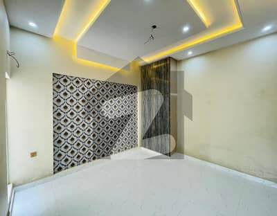 علی پارک کینٹ,لاہور میں 3 کمروں کا 3 مرلہ مکان 53.0 ہزار میں کرایہ پر دستیاب ہے۔