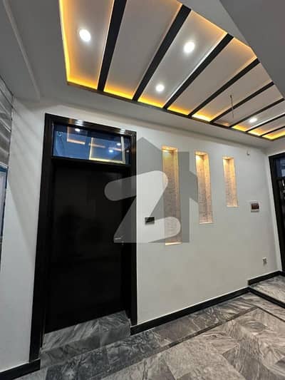 House Located In Wakeel Colony , Size 2.5 Marla Only Electricity