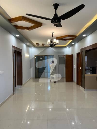 شہید ملت روڈ کراچی میں 3 کمروں کا 8 مرلہ فلیٹ 5.0 کروڑ میں برائے فروخت۔