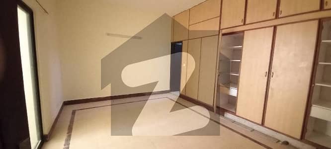 ایف ۔ 8 اسلام آباد میں 3 کمروں کا 1 کنال بالائی پورشن 2.5 لاکھ میں کرایہ پر دستیاب ہے۔ ایف ۔ 8 اسلام آباد میں 3 کمروں کا 1 کنال بالائی پورشن 2.5 لاکھ میں کرایہ پر دستیاب ہے۔