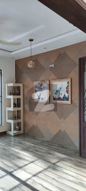 بحریہ انکلیو - سیکٹر سی 1 بحریہ انکلیو,بحریہ ٹاؤن,اسلام آباد میں 5 کمروں کا 10 مرلہ مکان 6.25 کروڑ میں برائے فروخت۔