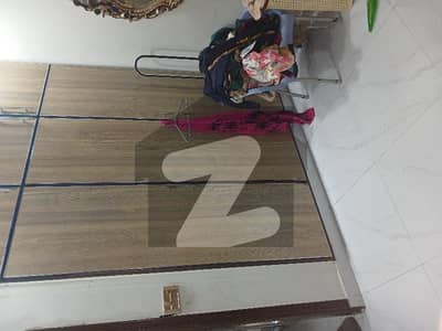 نشیمنِ اقبال فیز 2 نشیمنِ اقبال,لاہور میں 3 کمروں کا 10 مرلہ بالائی پورشن 70.0 ہزار میں کرایہ پر دستیاب ہے۔