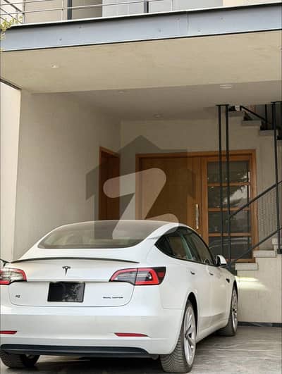 ڈی ۔ 17 اسلام آباد میں 4 کمروں کا 10 مرلہ مکان 3.75 کروڑ میں برائے فروخت۔