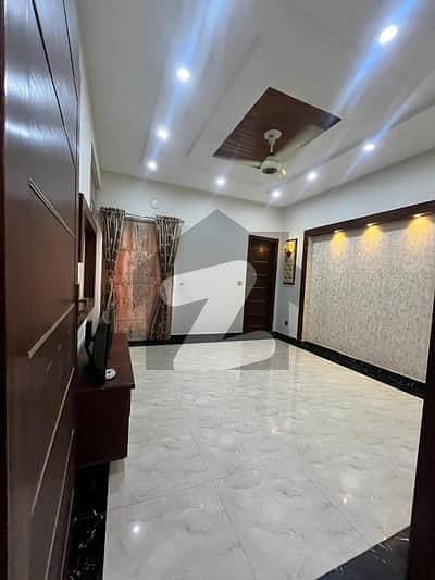 Luxury 3 Bedroom Apartment With Lift & Double Balcony Scheme 33