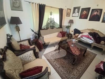 عسکری 10 - سیکٹر ڈی عسکری 10,عسکری,لاہور میں 5 کمروں کا 10 مرلہ مکان 5.5 کروڑ میں برائے فروخت۔