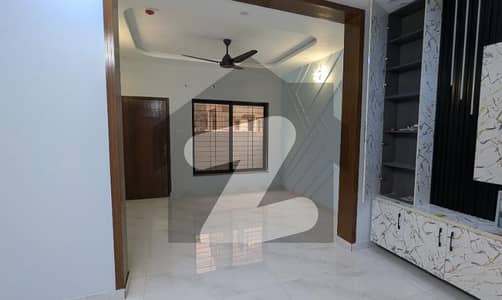 8 Marla Beautiful House Up For Sale