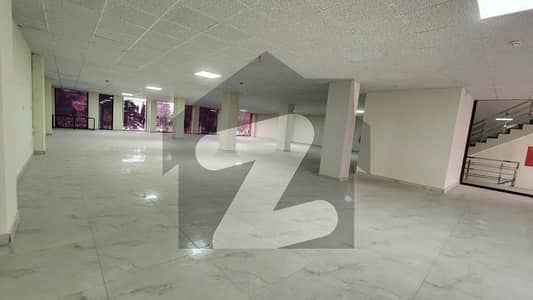 پارک روڈ اسلام آباد میں 3 کنال عمارت 15.0 لاکھ میں کرایہ پر دستیاب ہے۔