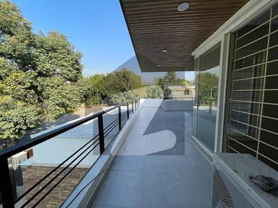 F-6 LIKE A BRAND NEW 6 Bedroom House With Beautiful Garden For Rent