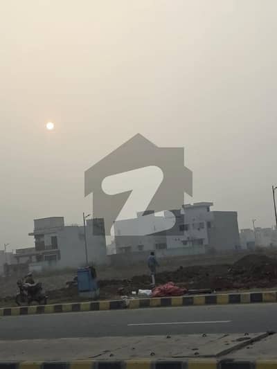 ڈی ایچ اے فیز 8 - بلاک زیڈ 4 ڈی ایچ اے فیز 8,ڈیفنس (ڈی ایچ اے),لاہور میں 6 مرلہ رہائشی پلاٹ 82.0 لاکھ میں برائے فروخت۔ ڈی ایچ اے فیز 8 - بلاک زیڈ 4 ڈی ایچ اے فیز 8,ڈیفنس (ڈی ایچ اے),لاہور میں 6 مرلہ رہائشی پلاٹ 82.0 لاکھ میں برائے فروخت۔