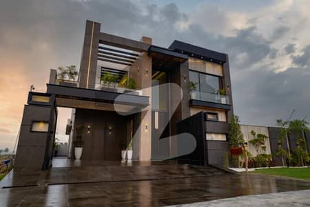 ڈی ایچ اے فیز 7 - بلاک ایس فیز 7,ڈیفنس (ڈی ایچ اے),لاہور میں 5 کمروں کا 1 کنال مکان 3.0 لاکھ میں کرایہ پر دستیاب ہے۔