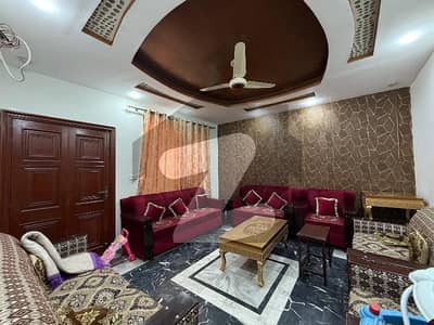 سبزہ زار سکیم لاہور میں 5 کمروں کا 5 مرلہ مکان 2.2 کروڑ میں برائے فروخت۔