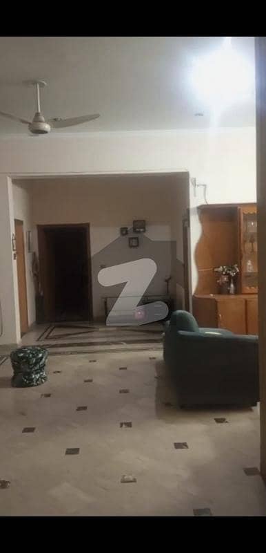 گارڈن ٹاؤن لاہور میں 1 کمرے کا 4 مرلہ کمرہ 35.0 ہزار میں کرایہ پر دستیاب ہے۔