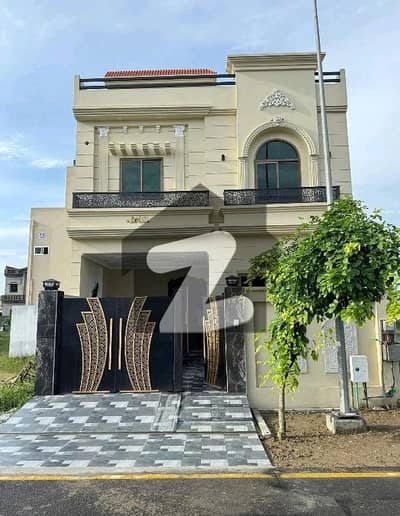 واپڈا ٹاؤن ۔ بلاک بی2 واپڈا ٹاؤن,گوجرانوالہ میں 6 کمروں کا 10 مرلہ مکان 1.1 لاکھ میں کرایہ پر دستیاب ہے۔