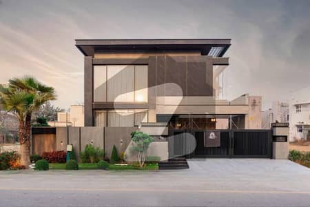 ڈی ایچ اے فیز 6 - بلاک سی فیز 6,ڈیفنس (ڈی ایچ اے),لاہور میں 5 کمروں کا 1 کنال مکان 8.8 کروڑ میں برائے فروخت۔