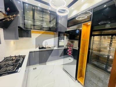 بحریہ ٹاؤن سیکٹر سی بحریہ ٹاؤن,لاہور میں 3 کمروں کا 10 مرلہ بالائی پورشن 85.0 ہزار میں کرایہ پر دستیاب ہے۔ بحریہ ٹاؤن سیکٹر سی بحریہ ٹاؤن,لاہور میں 3 کمروں کا 10 مرلہ بالائی پورشن 85.0 ہزار میں کرایہ پر دستیاب ہے۔