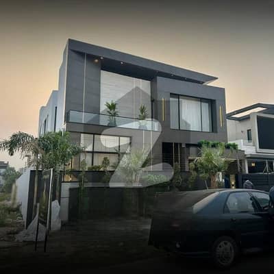 ڈی ایچ اے فیز 7 - بلاک ایس فیز 7,ڈیفنس (ڈی ایچ اے),لاہور میں 5 کمروں کا 1 کنال مکان 7.25 کروڑ میں برائے فروخت۔