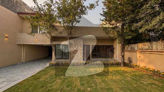 Beautiful Location Renovated House Is for Rent in F-6