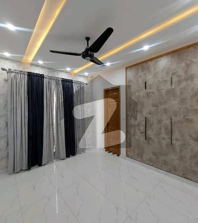 سٹی ہاؤسنگ سوسائٹی گوجرانوالہ میں 5 کمروں کا 10 مرلہ مکان 1.0 لاکھ میں کرایہ پر دستیاب ہے۔