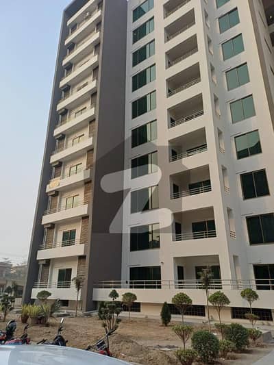 عسکری 10 - سیکٹر ایس عسکری 10,عسکری,لاہور میں 4 کمروں کا 12 مرلہ فلیٹ 4.75 کروڑ میں برائے فروخت۔