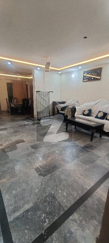 ریل ٹاؤن کینال سٹی لاہور میں 5 کمروں کا 8 مرلہ مکان 1.0 لاکھ میں کرایہ پر دستیاب ہے۔