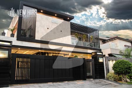 ڈی ایچ اے فیز 6 - بلاک ایچ فیز 6,ڈیفنس (ڈی ایچ اے),لاہور میں 5 کمروں کا 1 کنال مکان 2.7 لاکھ میں کرایہ پر دستیاب ہے۔