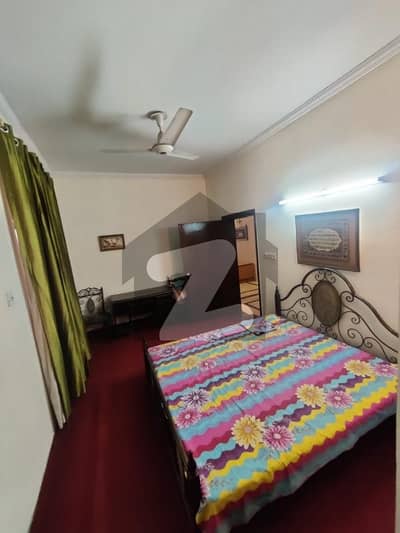 کیولری گراؤنڈ لاہور میں 3 کمروں کا 12 مرلہ بالائی پورشن 1.2 لاکھ میں کرایہ پر دستیاب ہے۔