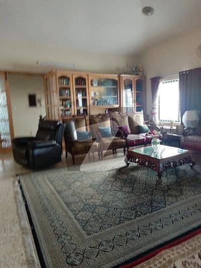 ایف ۔ 10 اسلام آباد میں 3 کمروں کا 1 کنال بالائی پورشن 2.3 لاکھ میں کرایہ پر دستیاب ہے۔