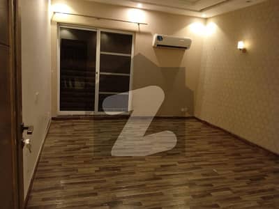 ڈی ایچ اے فیز 4 ڈیفنس (ڈی ایچ اے),لاہور میں 4 کمروں کا 10 مرلہ مکان 1.55 لاکھ میں کرایہ پر دستیاب ہے۔ ڈی ایچ اے فیز 4 ڈیفنس (ڈی ایچ اے),لاہور میں 4 کمروں کا 10 مرلہ مکان 1.55 لاکھ میں کرایہ پر دستیاب ہے۔