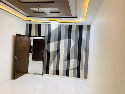 گورنمنٹ ایمپلائیز کوآپریٹو ہاؤسنگ سوسائٹی بہاولپور میں 5 کمروں کا 7 مرلہ مکان 60.0 ہزار میں کرایہ پر دستیاب ہے۔