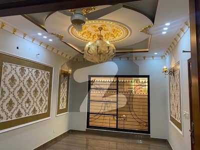 ایل ڈی اے ایوینیو لاہور میں 2 کمروں کا 10 مرلہ زیریں پورشن 80.0 ہزار میں کرایہ پر دستیاب ہے۔