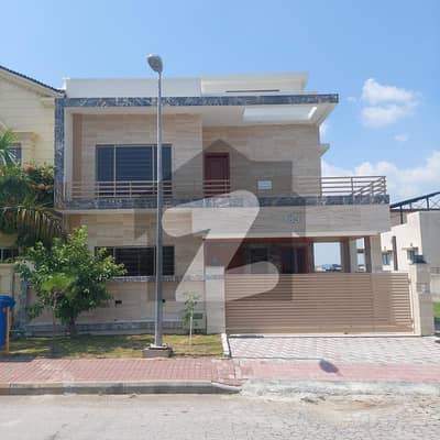 بحریہ ٹاؤن فیز 8 ۔ سیکٹر ایف - 1 بحریہ ٹاؤن فیز 8,بحریہ ٹاؤن راولپنڈی,راولپنڈی میں 5 کمروں کا 10 مرلہ مکان 4.5 کروڑ میں برائے فروخت۔