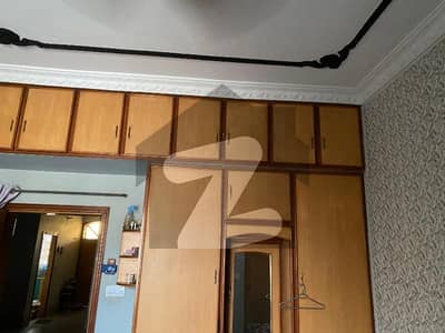 علامہ اقبال ٹاؤن ۔ عمر بلاک علامہ اقبال ٹاؤن,لاہور میں 2 کمروں کا 10 مرلہ بالائی پورشن 75.0 ہزار میں کرایہ پر دستیاب ہے۔