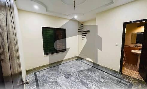 گلبرگ لاہور میں 2 کمروں کا 10 مرلہ بالائی پورشن 90.0 ہزار میں کرایہ پر دستیاب ہے۔