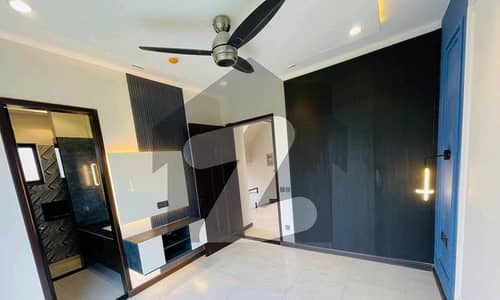 10 Marla House In Cavalry Ground Is Available