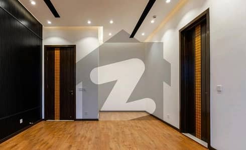 گلبرگ لاہور میں 5 کمروں کا 1 کنال مکان 5.85 کروڑ میں برائے فروخت۔