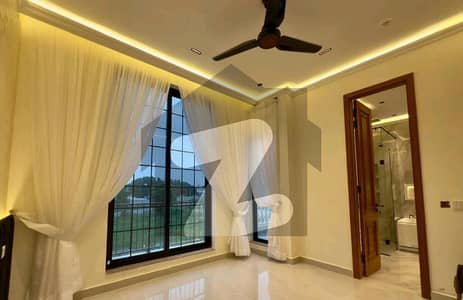 ڈی ایچ اے فیز 5 ڈیفنس (ڈی ایچ اے),لاہور میں 4 کمروں کا 10 مرلہ مکان 4.25 کروڑ میں برائے فروخت۔