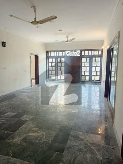 ڈی ایچ اے فیز 1 ڈیفنس (ڈی ایچ اے),لاہور میں 2 کمروں کا 1 کنال زیریں پورشن 1.45 لاکھ میں کرایہ پر دستیاب ہے۔