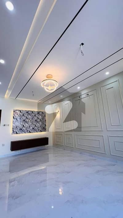 15 Marla Ground Floor Hall Available For Rent