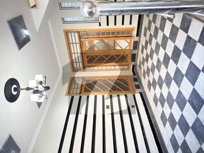 بنی گالہ اسلام آباد میں 3 کمروں کا 7 مرلہ مکان 80.0 ہزار میں کرایہ پر دستیاب ہے۔