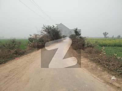 بیدیاں روڈ لاہور میں 8 کنال رہائشی پلاٹ 2.5 کروڑ میں برائے فروخت۔