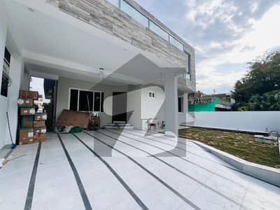 ایف ۔ 7 اسلام آباد میں 7 کمروں کا 1 کنال مکان 16.0 لاکھ میں کرایہ پر دستیاب ہے۔