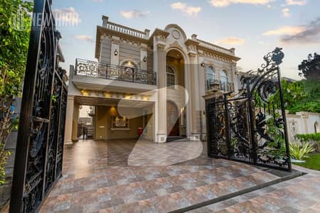 ڈی ایچ اے فیز 7 - بلاک یو فیز 7,ڈیفنس (ڈی ایچ اے),لاہور میں 5 کمروں کا 1 کنال مکان 8.75 کروڑ میں برائے فروخت۔