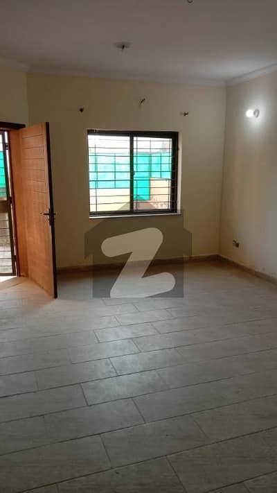 خیابان امین - بلاک این خیابانِ امین,لاہور میں 3 کمروں کا 5 مرلہ مکان 1.08 کروڑ میں برائے فروخت۔